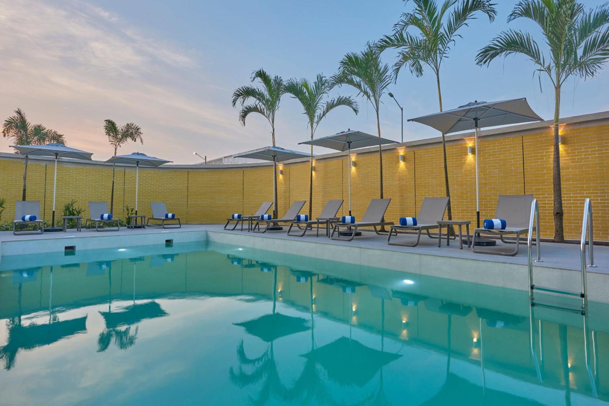 Alfredo V. Bonfil City Express By Marriott Cancun Aeropuerto מראה חיצוני תמונה