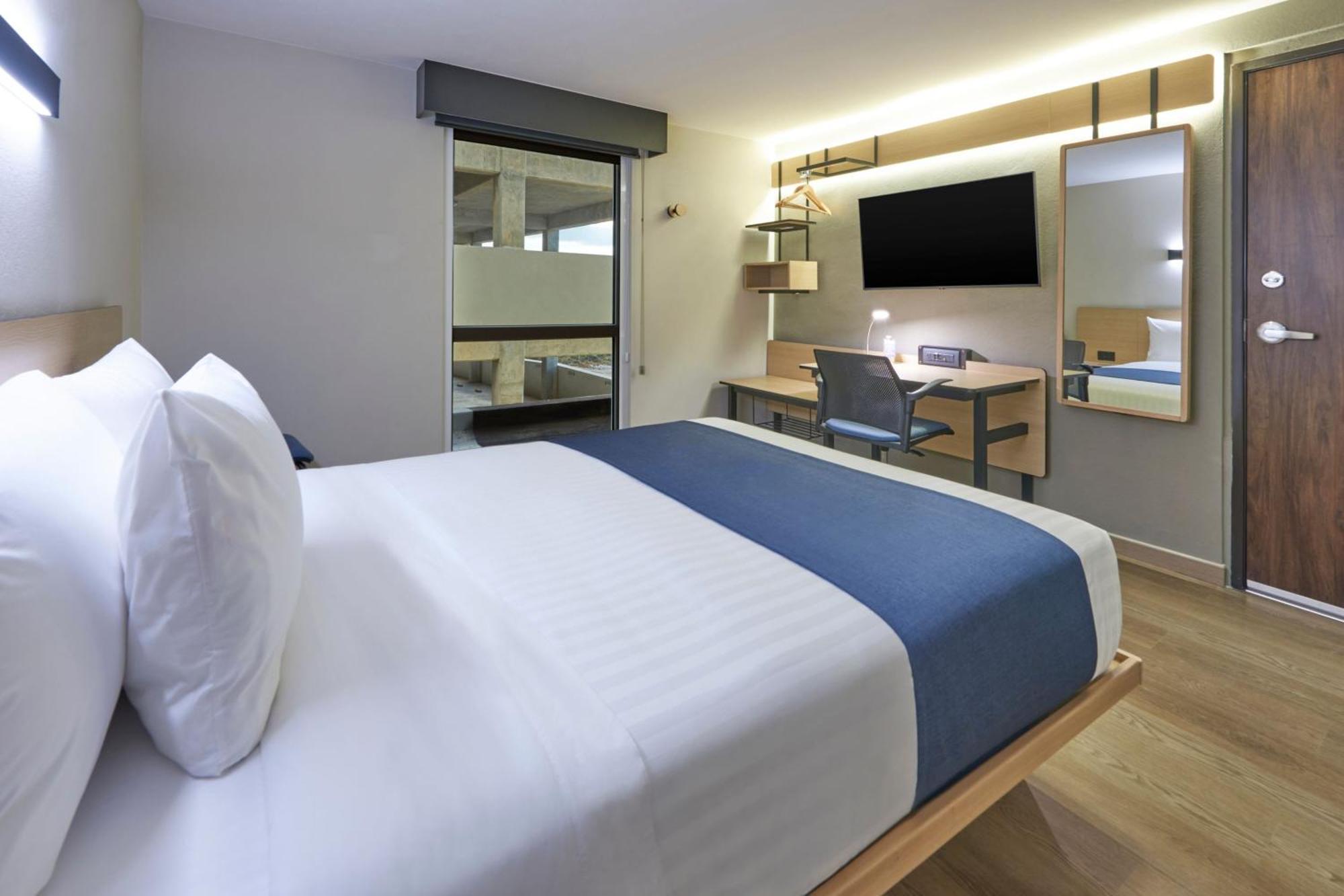 Alfredo V. Bonfil City Express By Marriott Cancun Aeropuerto מראה חיצוני תמונה