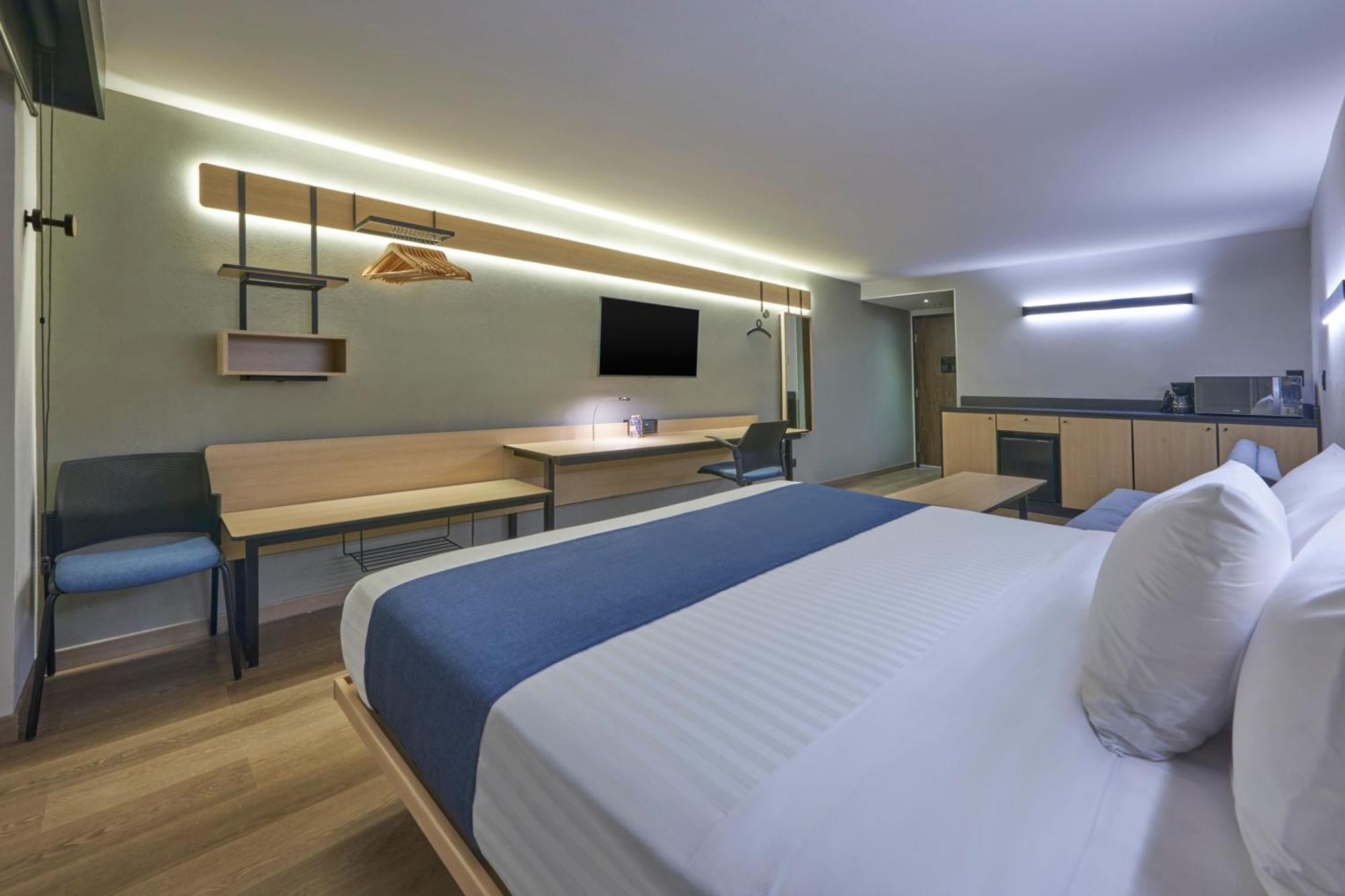 Alfredo V. Bonfil City Express By Marriott Cancun Aeropuerto מראה חיצוני תמונה